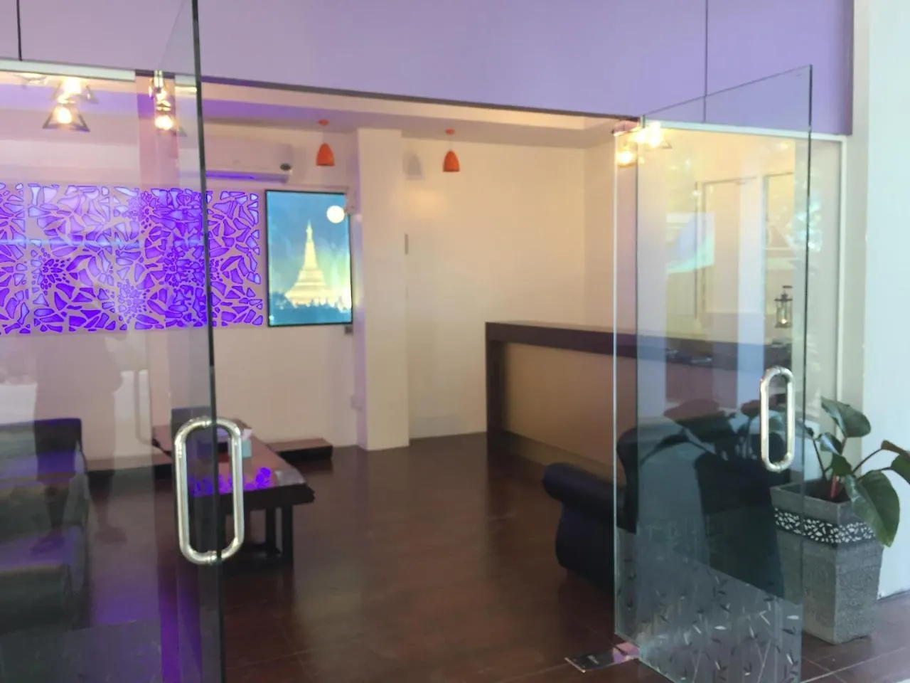 Newton Hotel & Service Apartment ヤンゴン