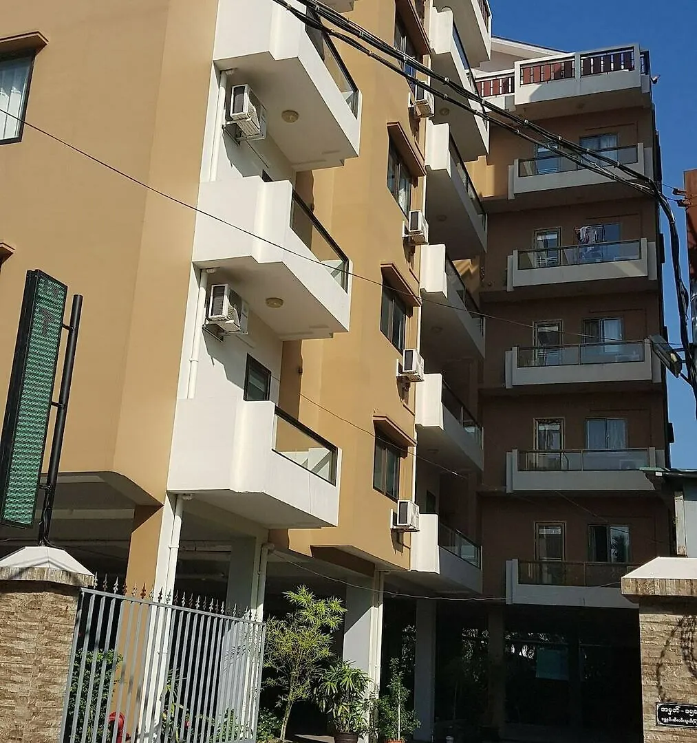 Newton Hotel & Service Apartment ヤンゴン